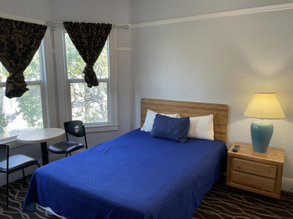 Twin Peaks Hotel