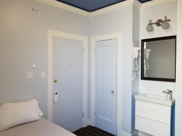 Twin Peaks Hotel image 19